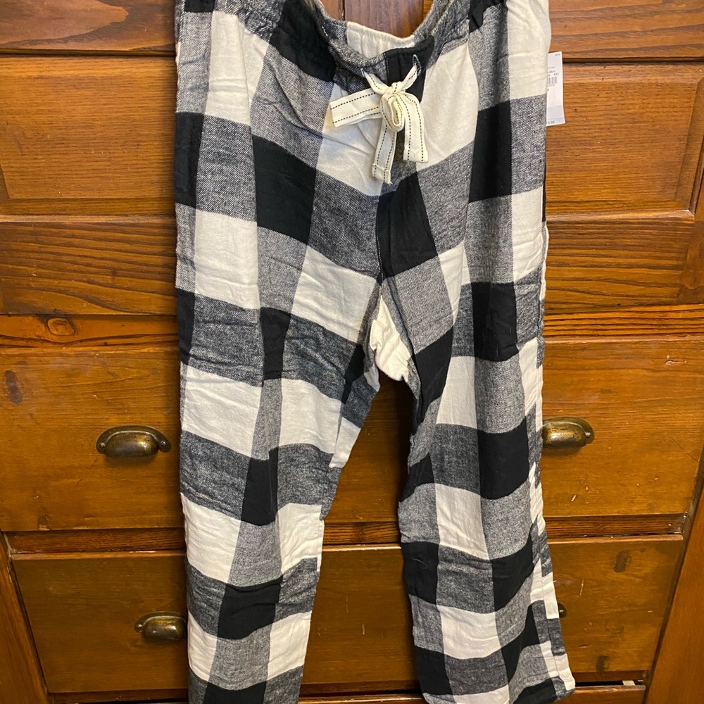 NEVER WORN Old Navy Plaid PJ bottoms